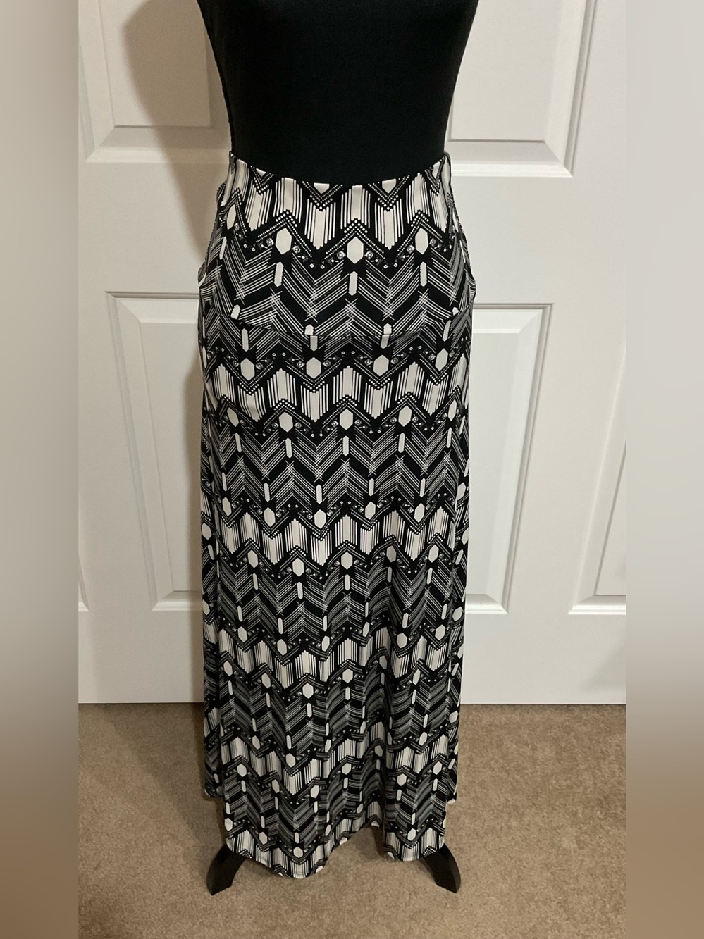 LuLaRoe XS Black & Cream Chevron Maxi Skirt